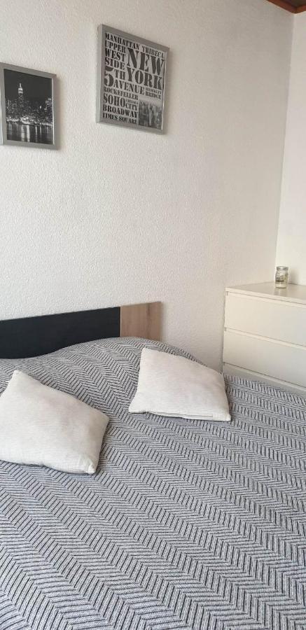 Location Saisonniere Apartment Coursan Exterior photo