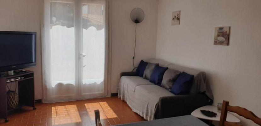 Location Saisonniere Apartment Coursan Exterior photo