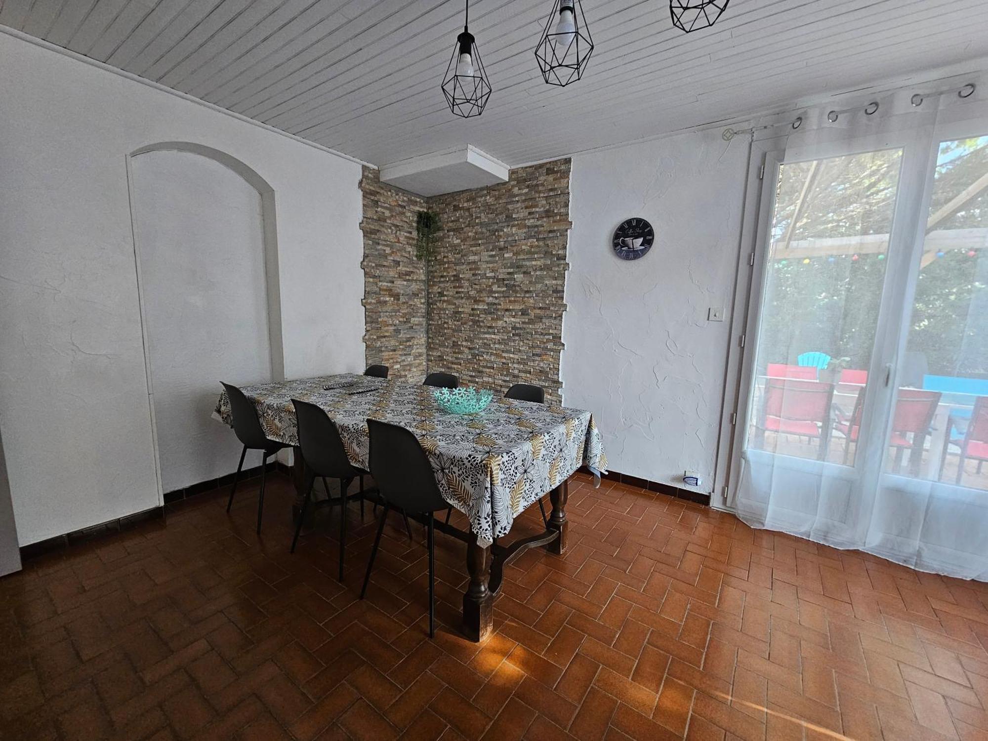 Location Saisonniere Apartment Coursan Exterior photo