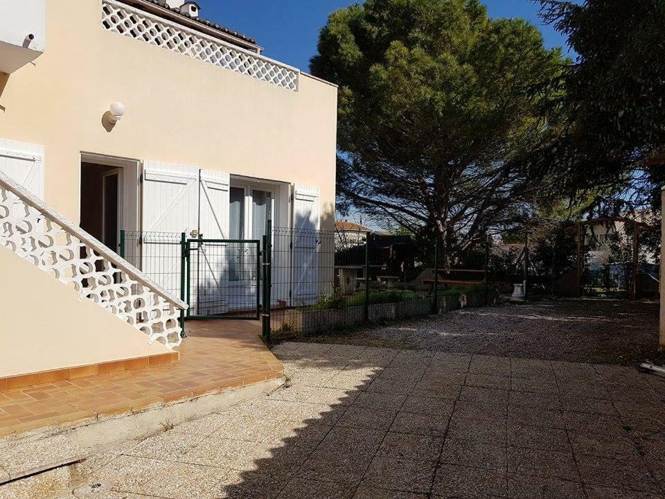 Location Saisonniere Apartment Coursan Exterior photo
